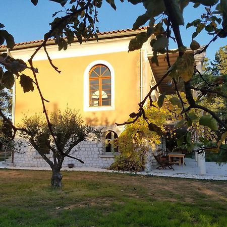 Апартаменты La Provencale Юзес Экстерьер фото